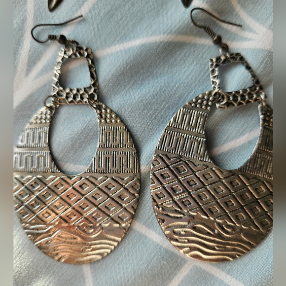 5 Bundle Earrings - Picture 6 of 6